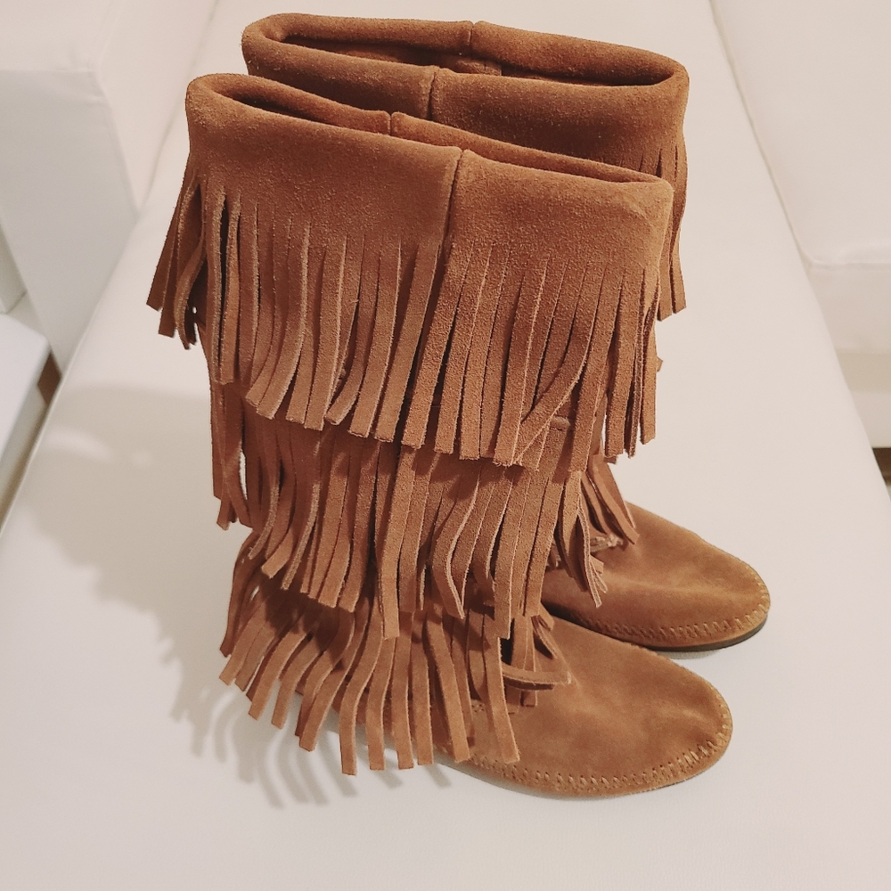 Minnetonka dusty brown 3-layer fringe boots